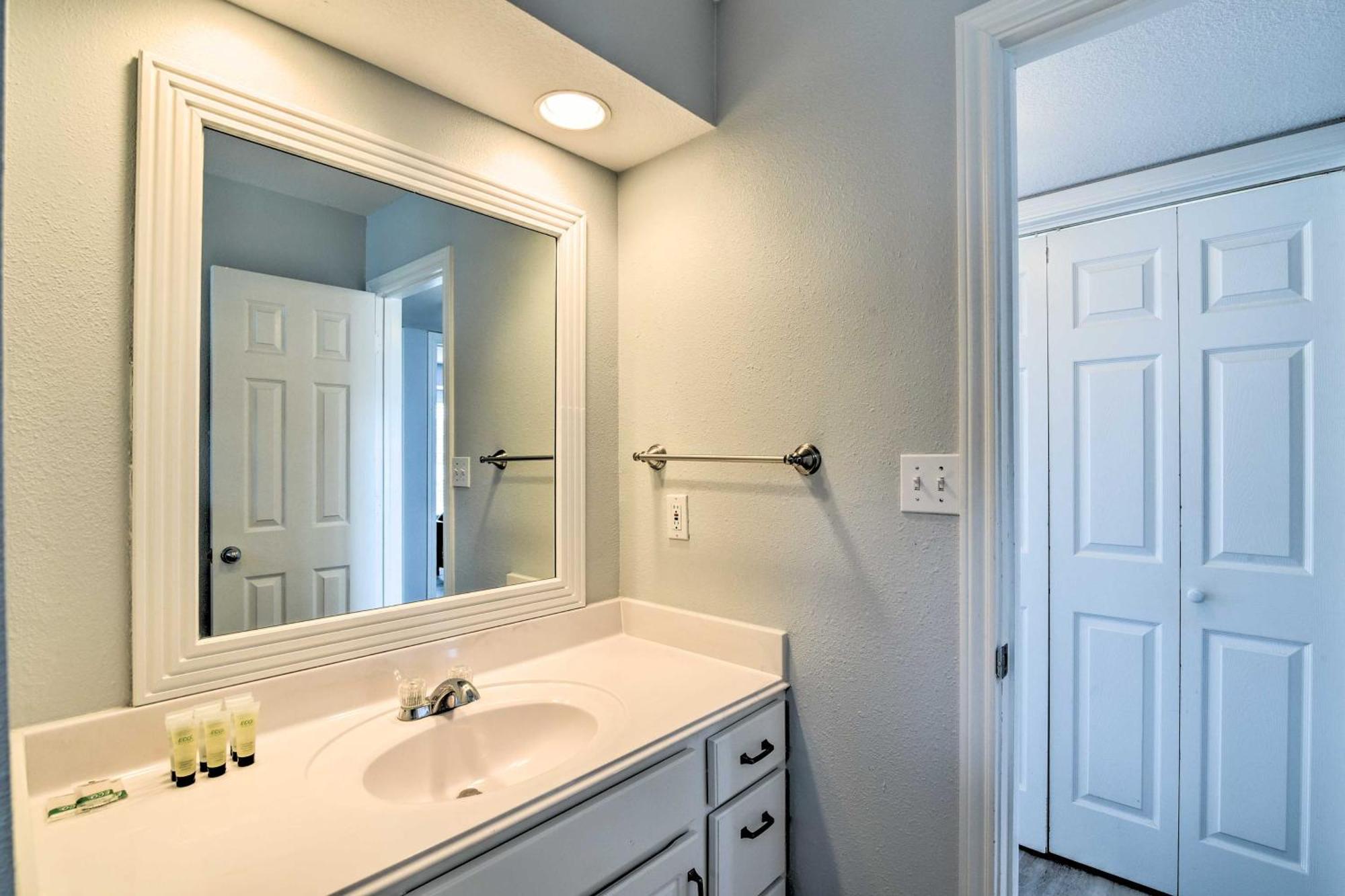 Oceanfront Galveston Home - Walk To Beach! Exteriér fotografie
