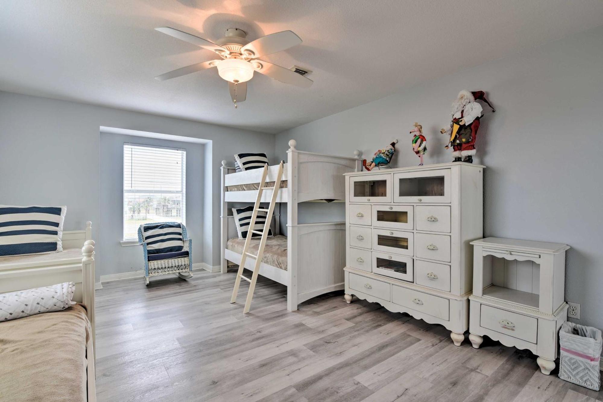 Oceanfront Galveston Home - Walk To Beach! Exteriér fotografie