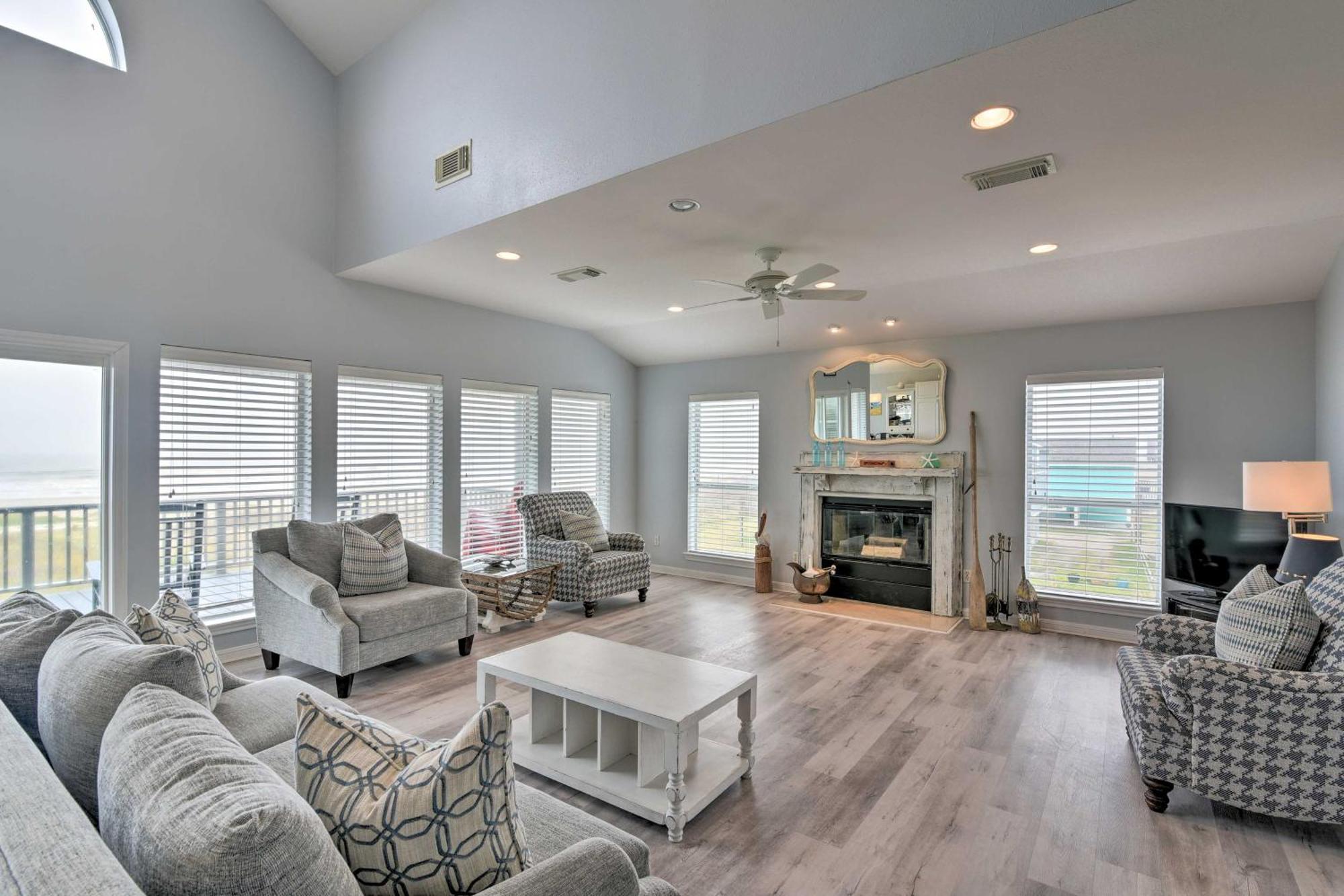 Oceanfront Galveston Home - Walk To Beach! Exteriér fotografie