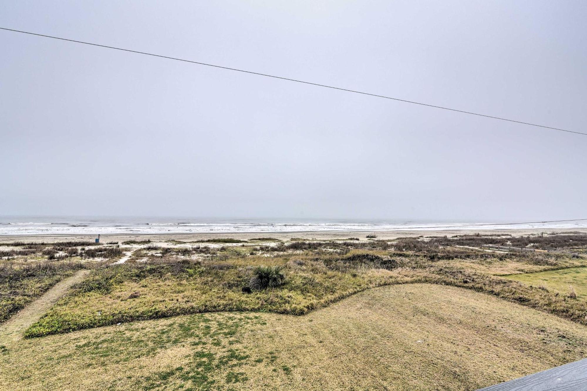 Oceanfront Galveston Home - Walk To Beach! Exteriér fotografie