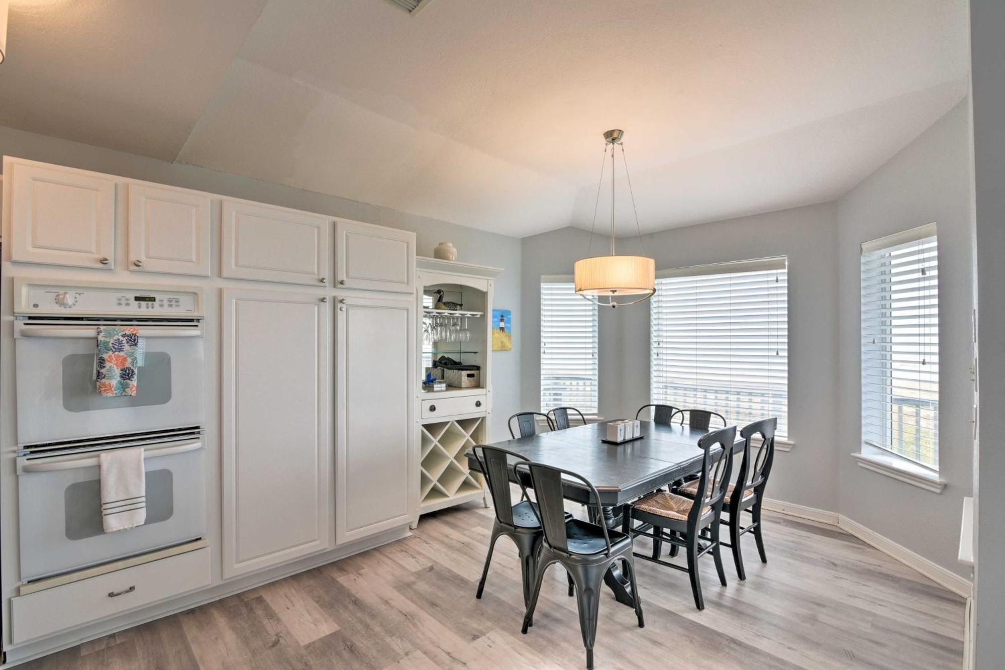 Oceanfront Galveston Home - Walk To Beach! Exteriér fotografie