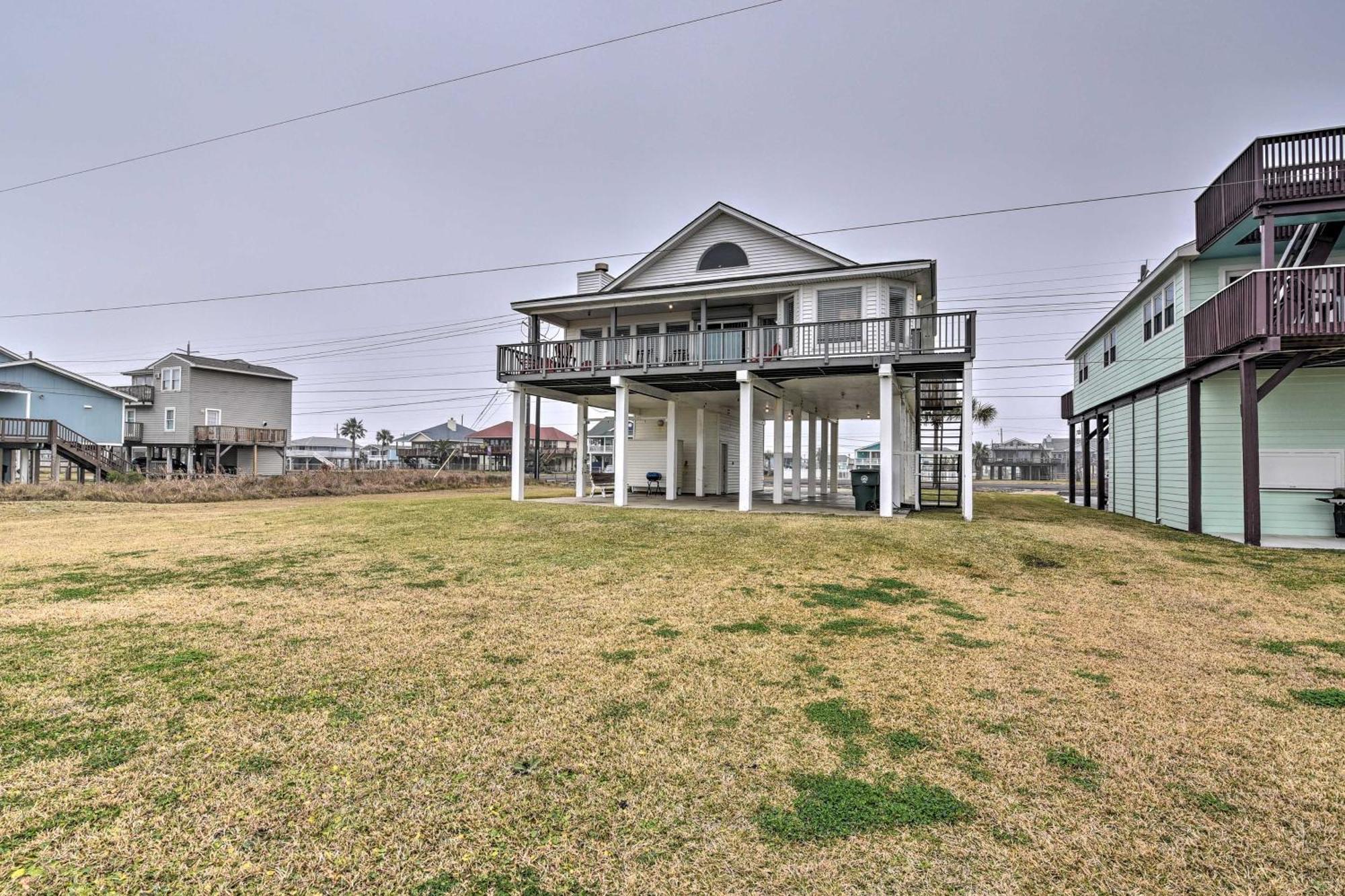 Oceanfront Galveston Home - Walk To Beach! Exteriér fotografie
